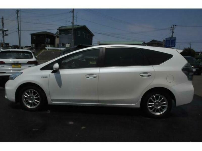 PRIUS ALPHA