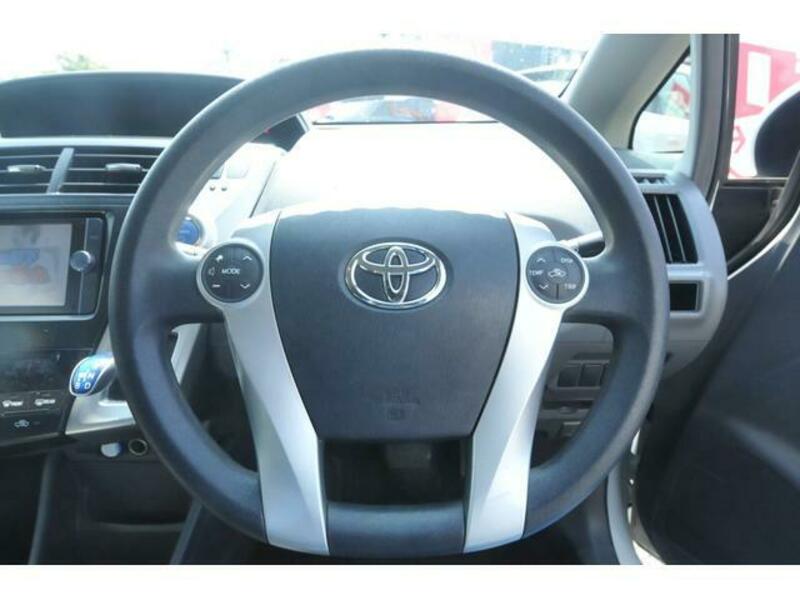 PRIUS ALPHA