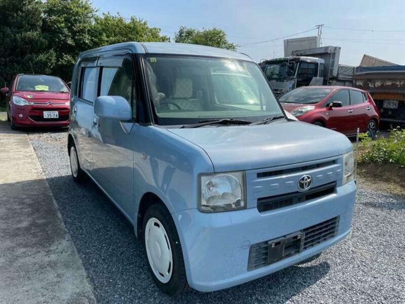 TOYOTA PIXIS SPACE