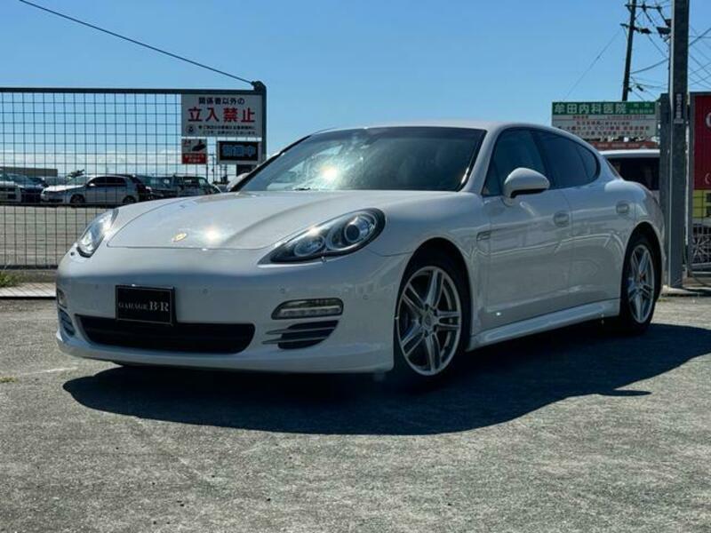 PORSCHE PANAMERA