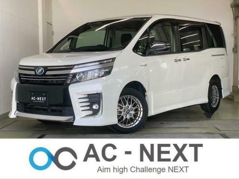 TOYOTA VOXY