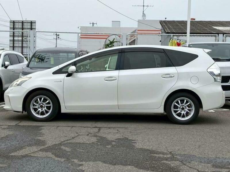 PRIUS ALPHA