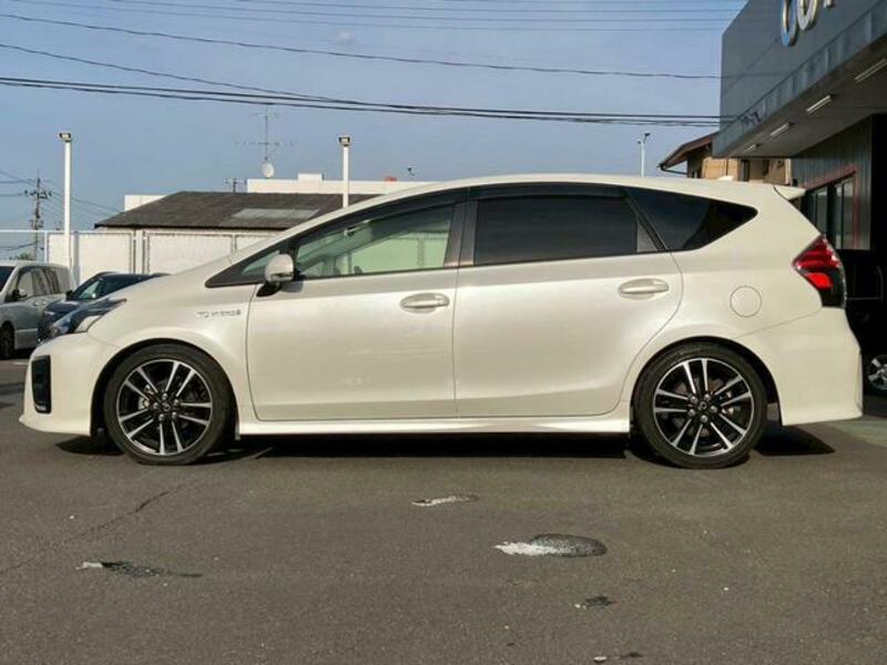 PRIUS ALPHA
