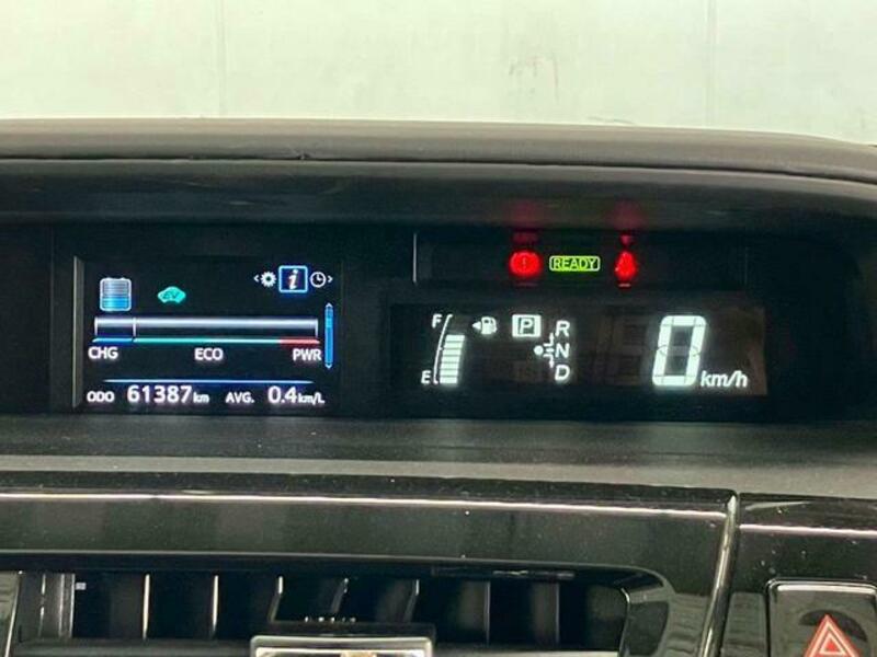 PRIUS ALPHA