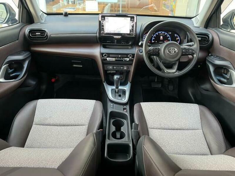YARIS CROSS