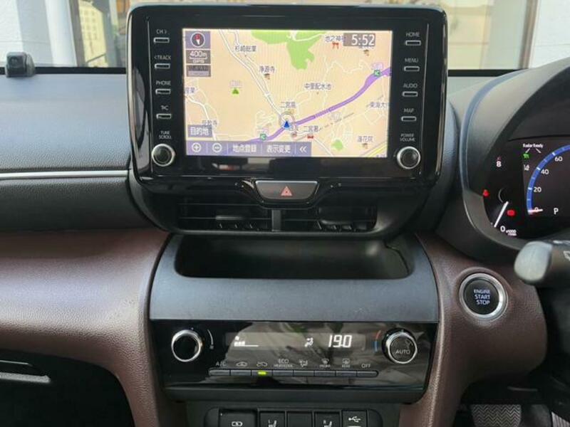 YARIS CROSS