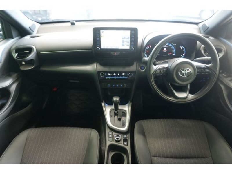 YARIS CROSS
