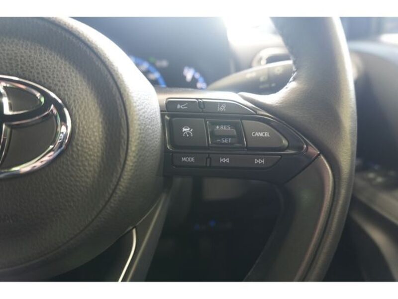 YARIS CROSS