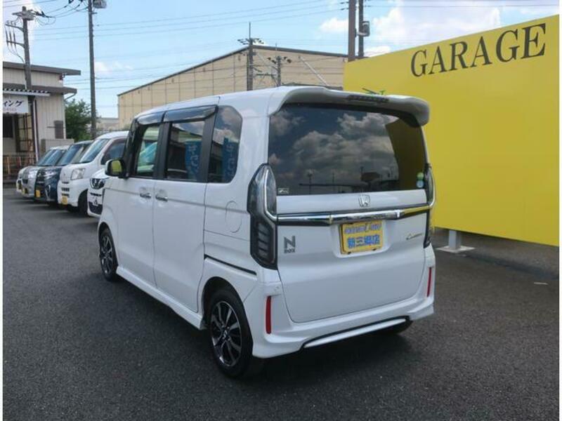 N BOX CUSTOM