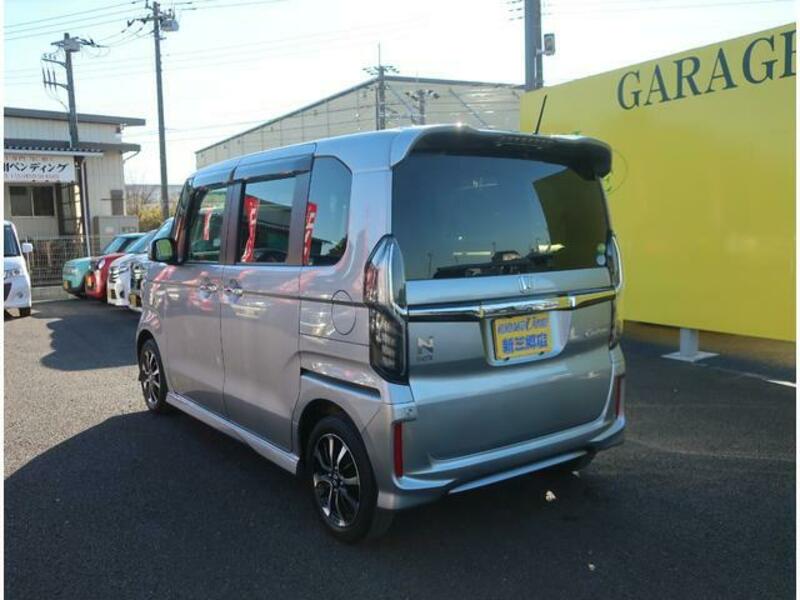 N BOX CUSTOM
