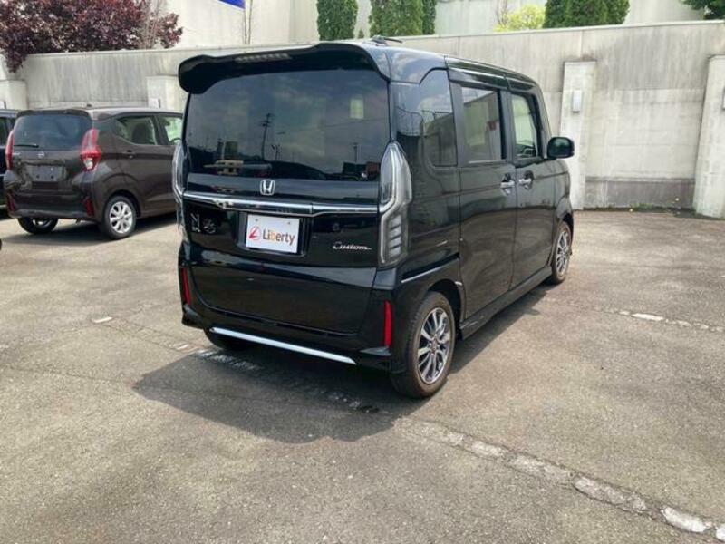 N BOX CUSTOM