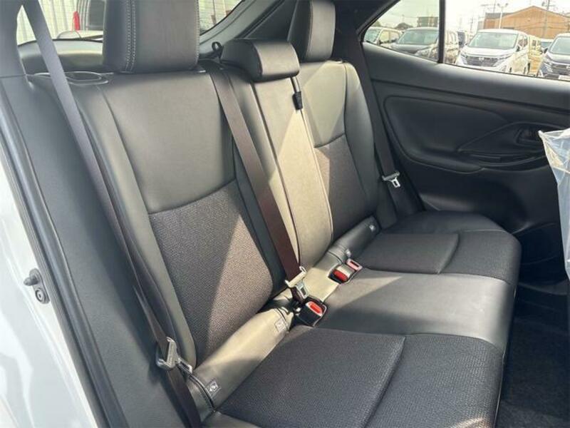 YARIS CROSS
