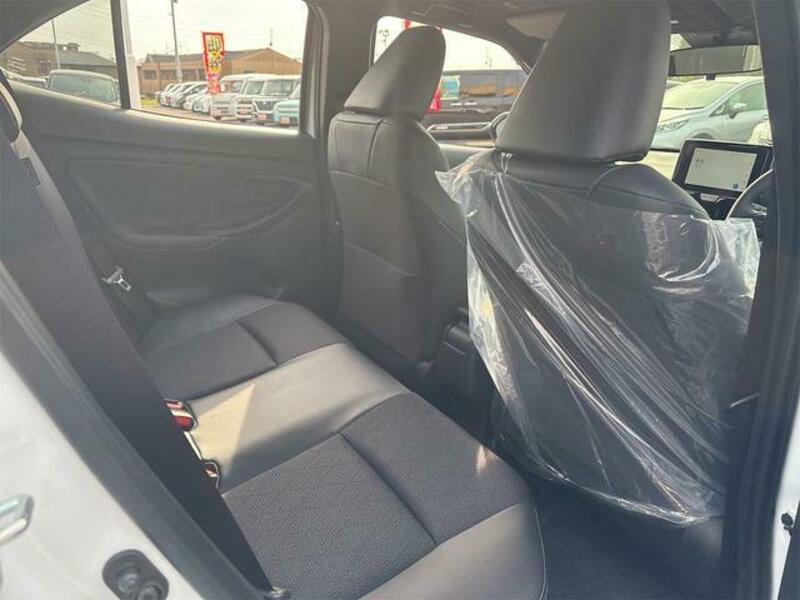 YARIS CROSS