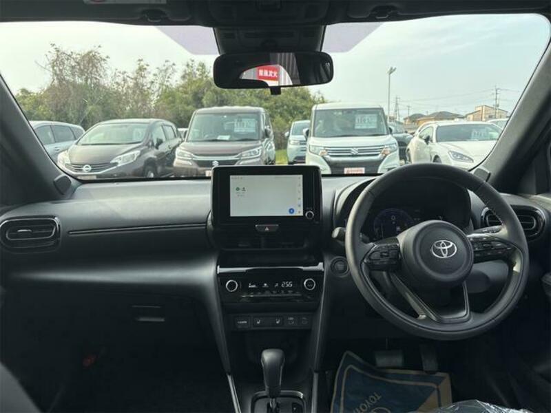 YARIS CROSS