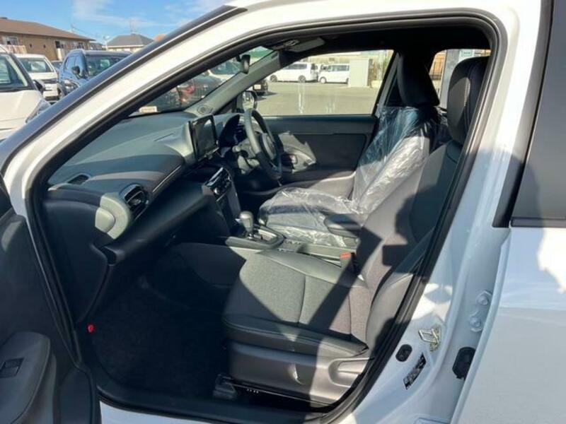 YARIS CROSS