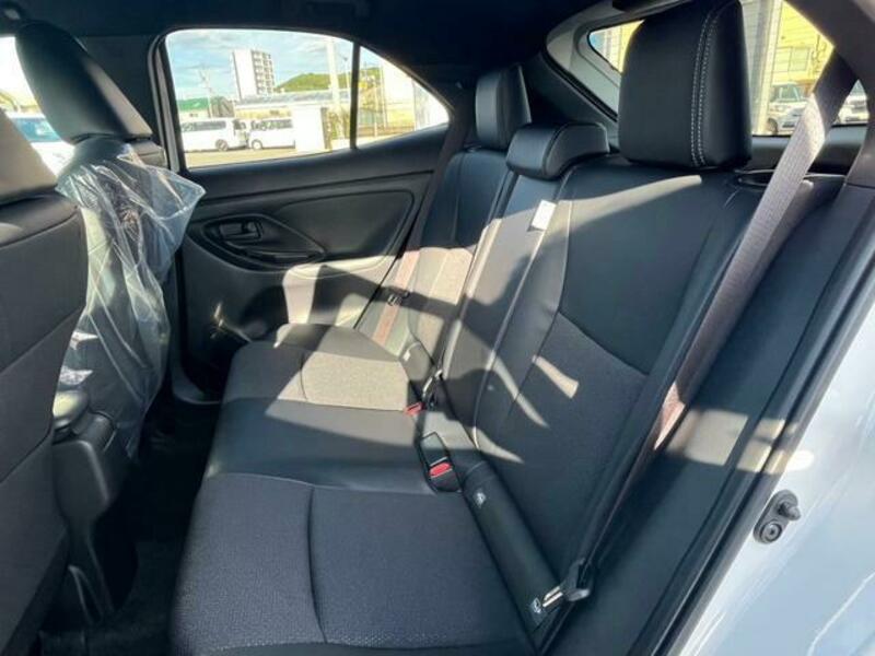 YARIS CROSS