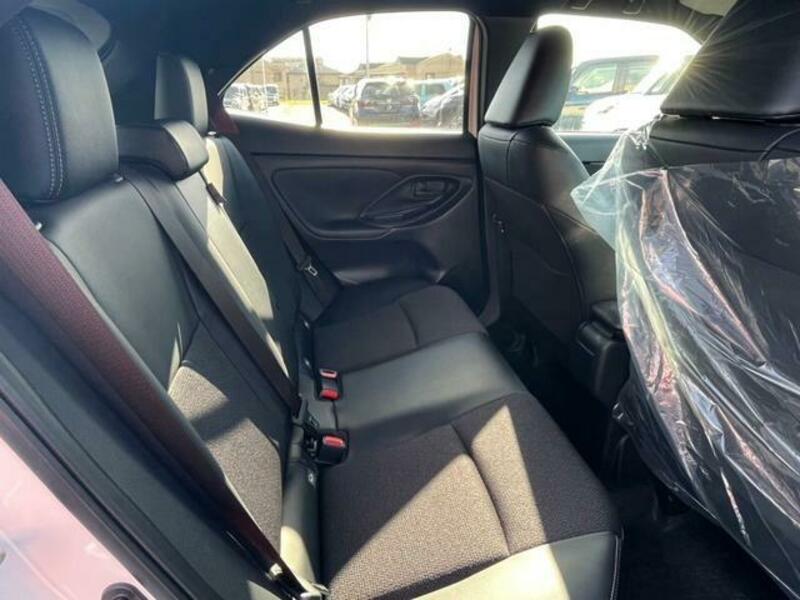 YARIS CROSS