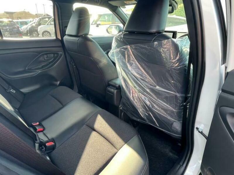 YARIS CROSS