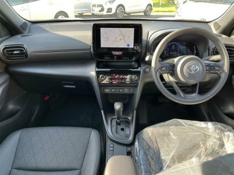 YARIS CROSS