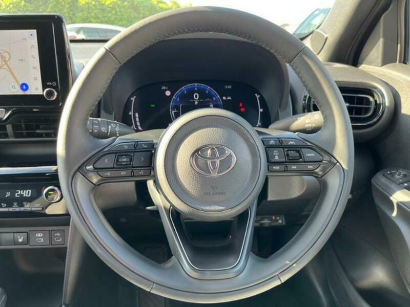 YARIS CROSS