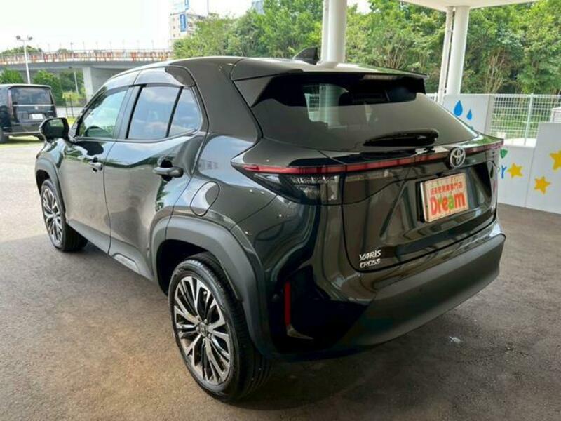 YARIS CROSS