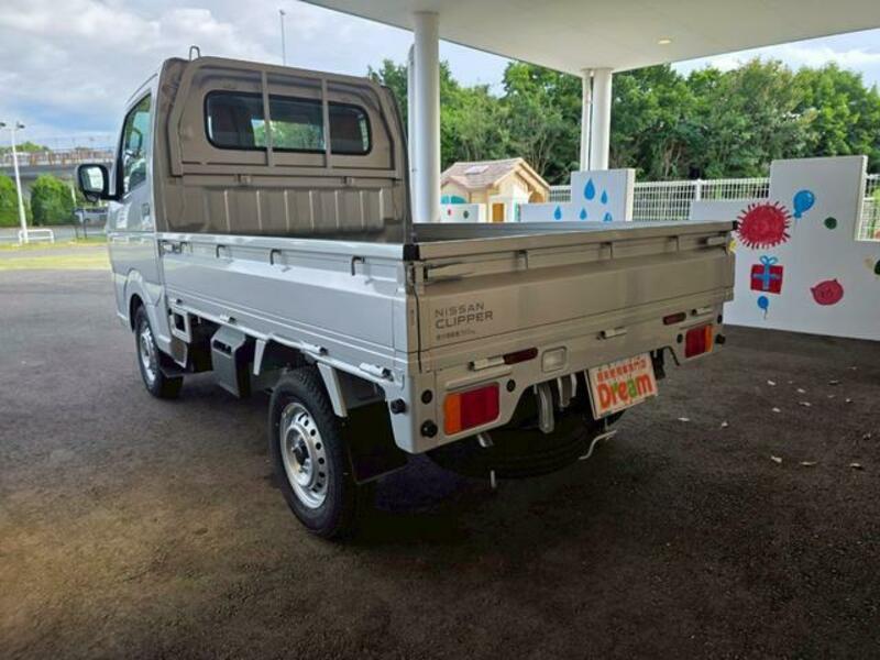 CLIPPER TRUCK
