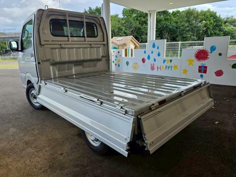 CLIPPER TRUCK