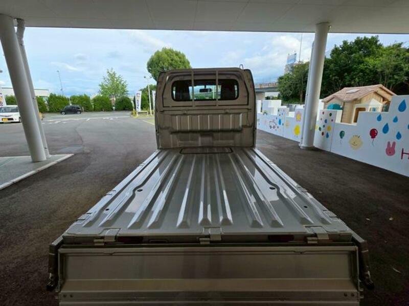 CLIPPER TRUCK