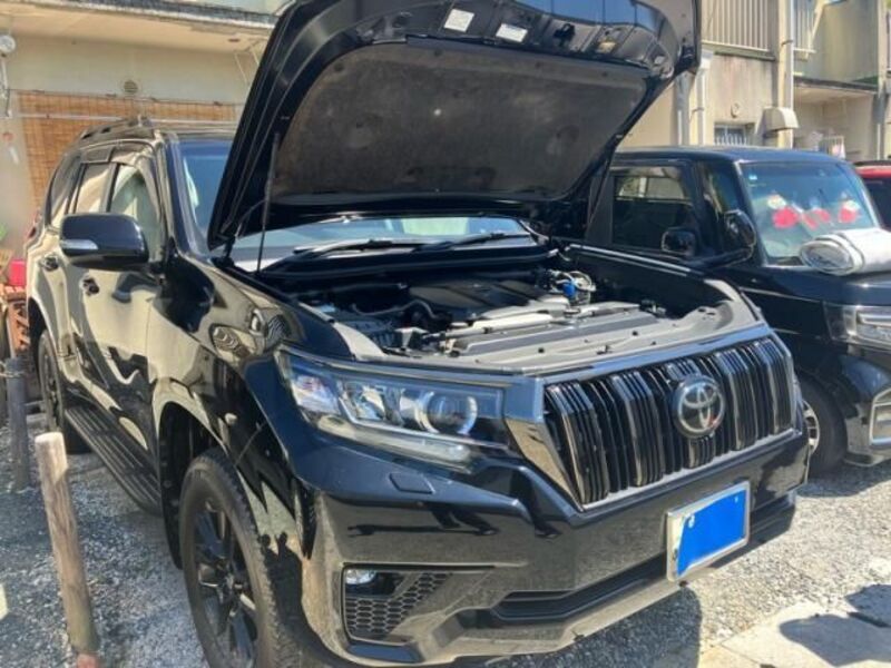 TOYOTA LAND CRUISER PRADO