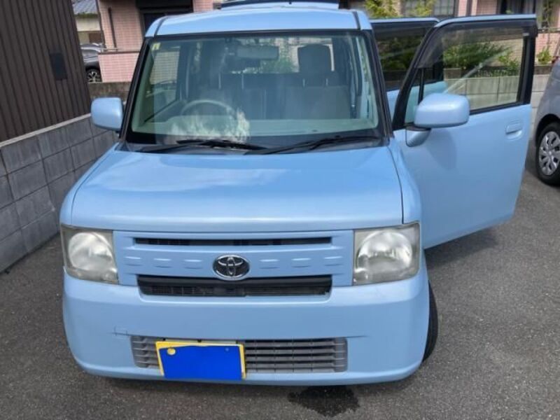 TOYOTA PIXIS SPACE