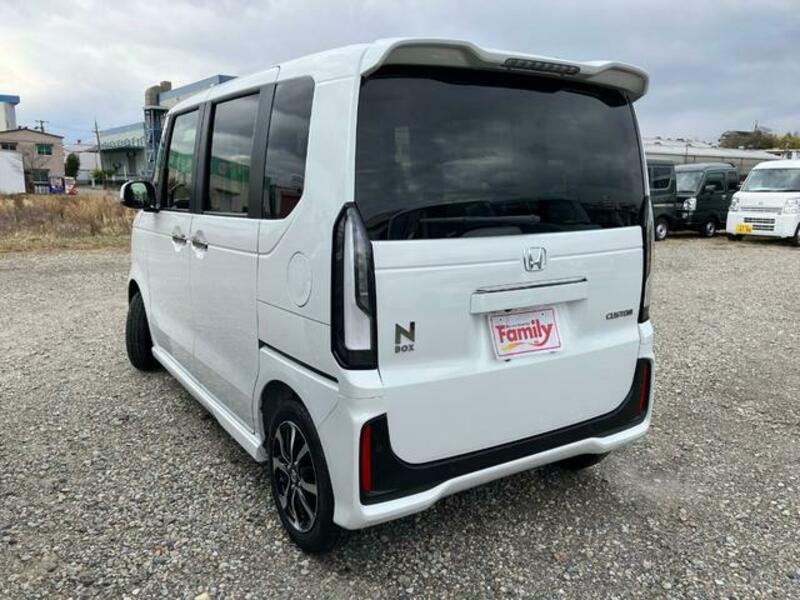 N BOX CUSTOM