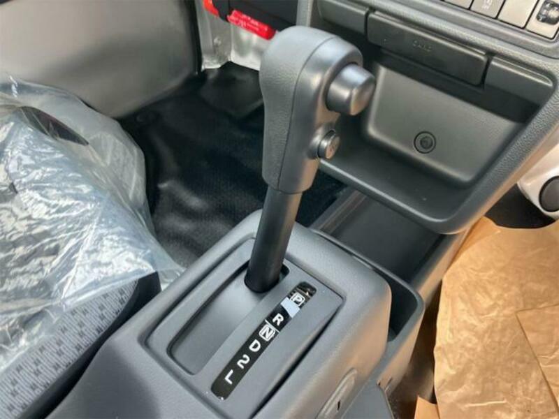 CLIPPER TRUCK