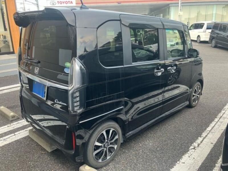 N BOX CUSTOM