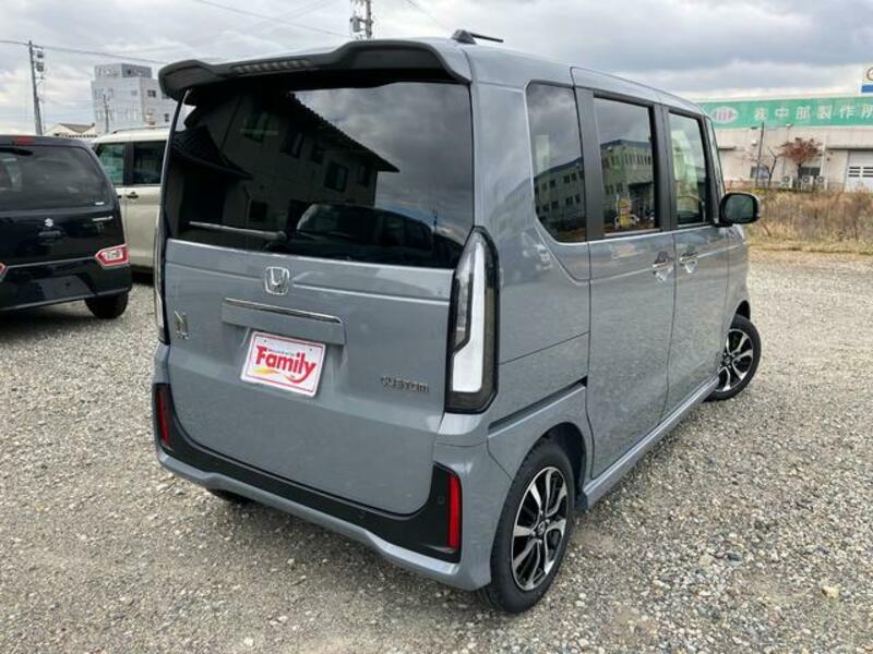 N BOX CUSTOM