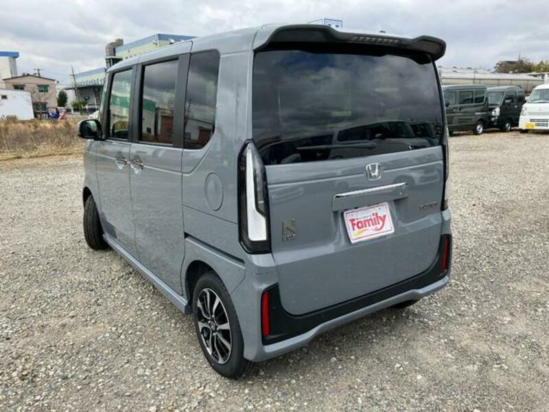 N BOX CUSTOM