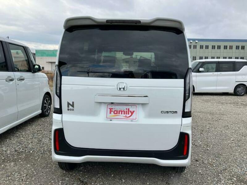 N BOX CUSTOM