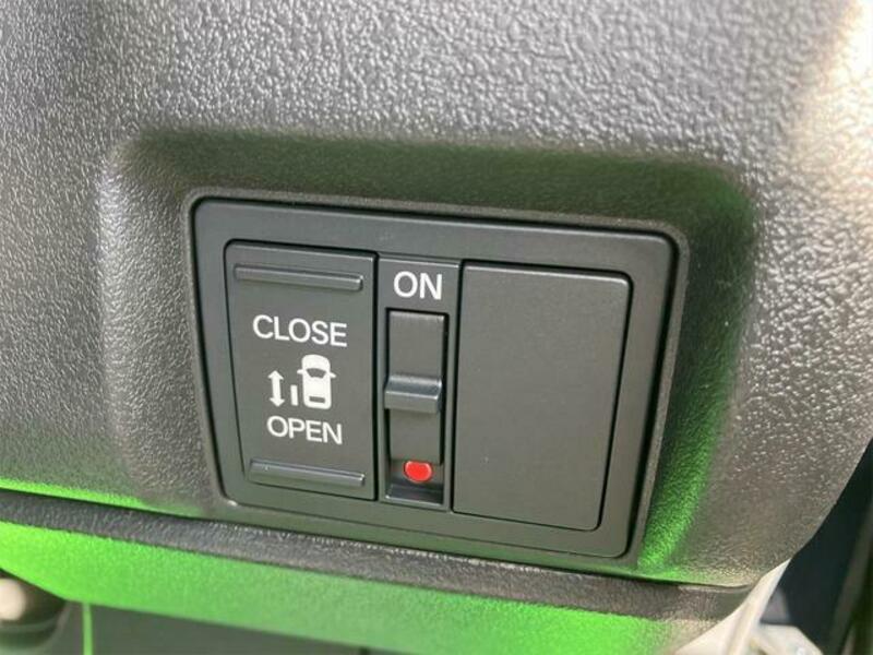 N BOX