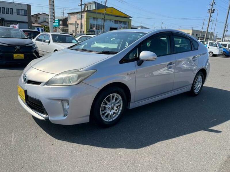 TOYOTA PRIUS