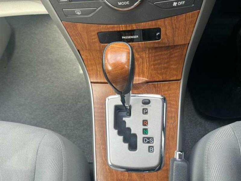 COROLLA AXIO