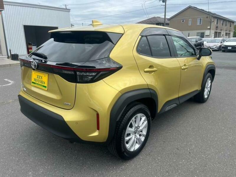 YARIS CROSS