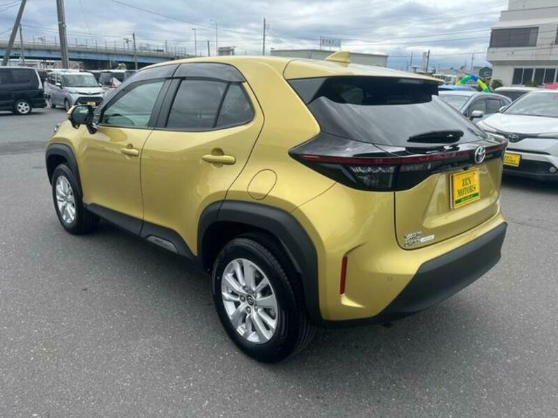 YARIS CROSS