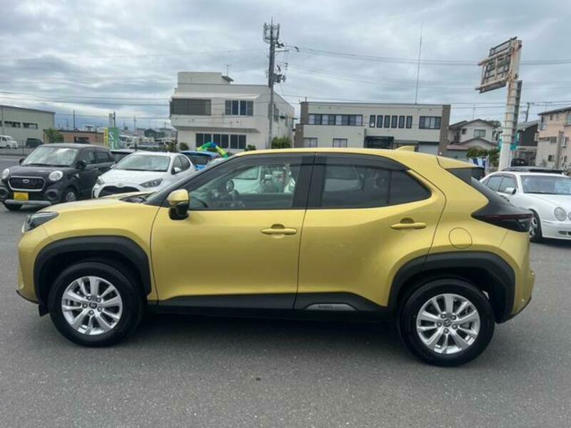 YARIS CROSS