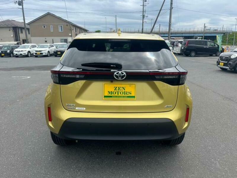 YARIS CROSS