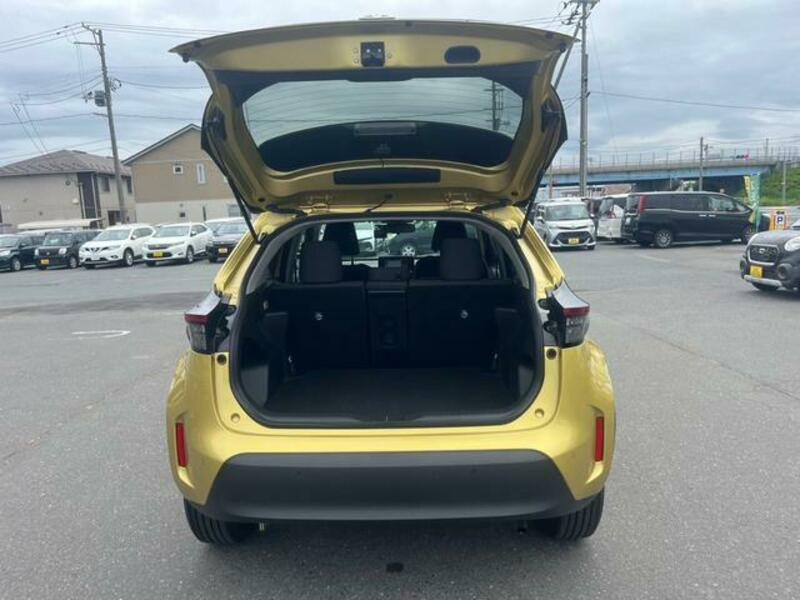 YARIS CROSS