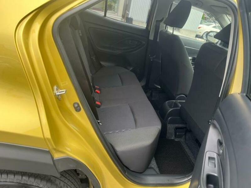 YARIS CROSS