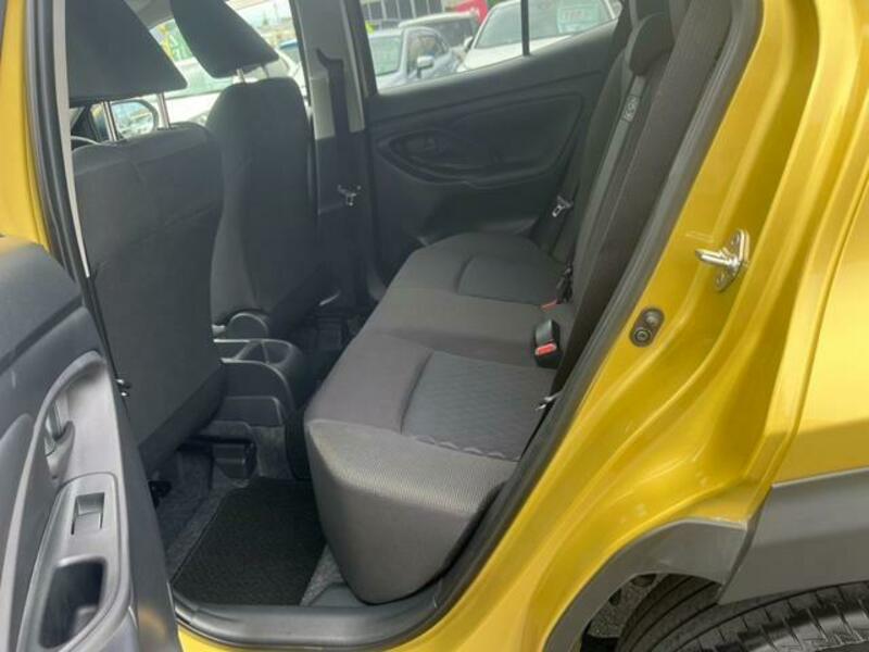 YARIS CROSS
