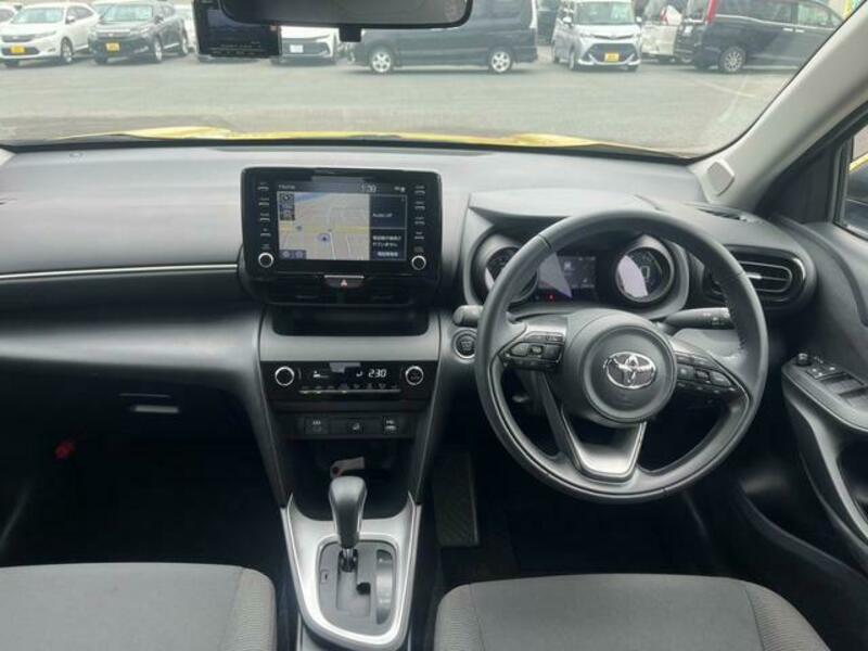 YARIS CROSS