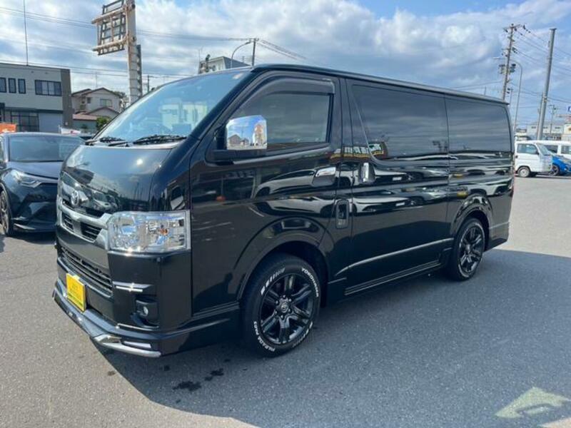 TOYOTA HIACE VAN