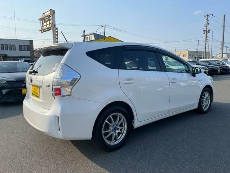 PRIUS ALPHA