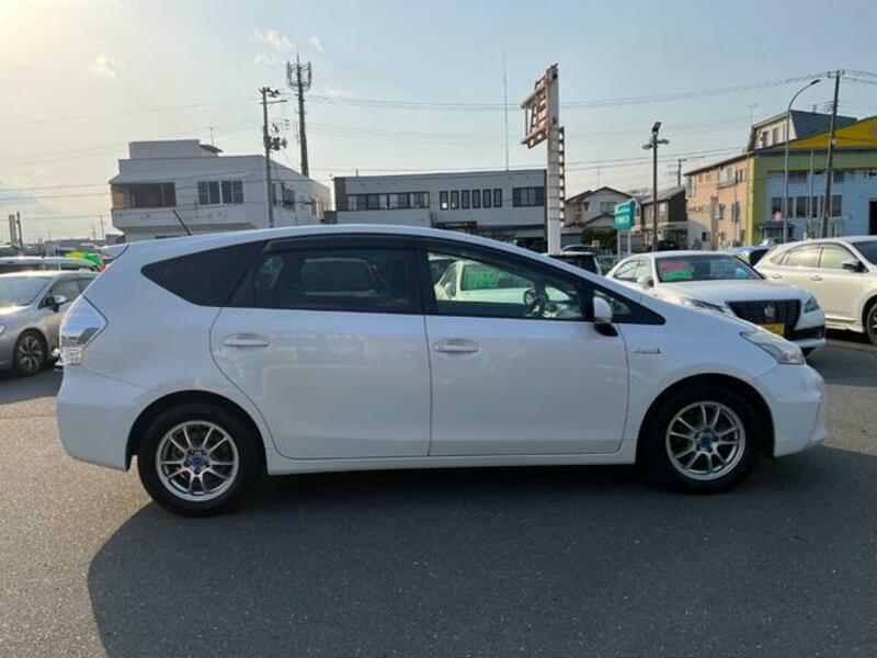 PRIUS ALPHA
